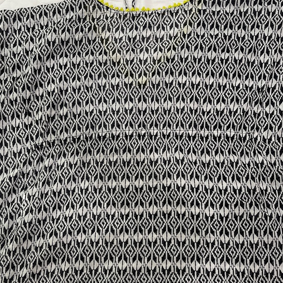 NEW Old Navy Black and White Patterned Short Sleeve Top - Picture 5 of 6